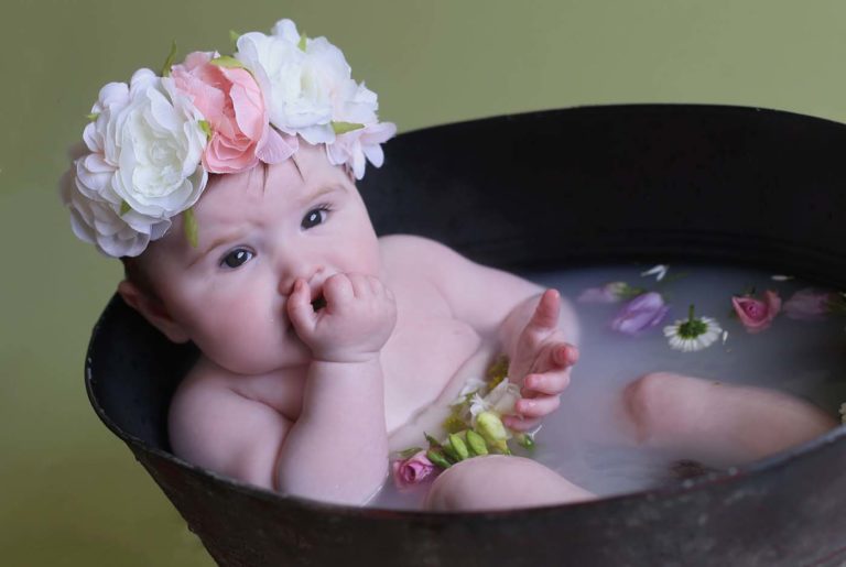baby photographer market drayton bubble bath Gorjus Photography